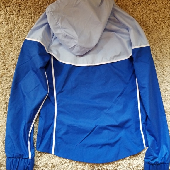 Blue Nike wind Breaker - Picture 2 of 7